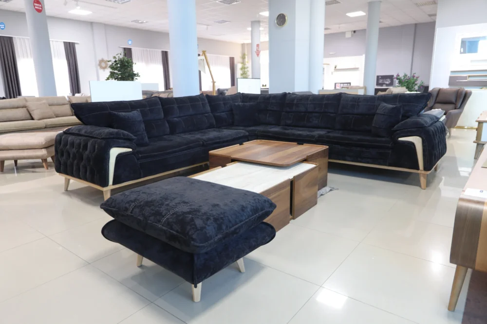 Ecksofa Royal Schwarz 300×300 mit Hocker
